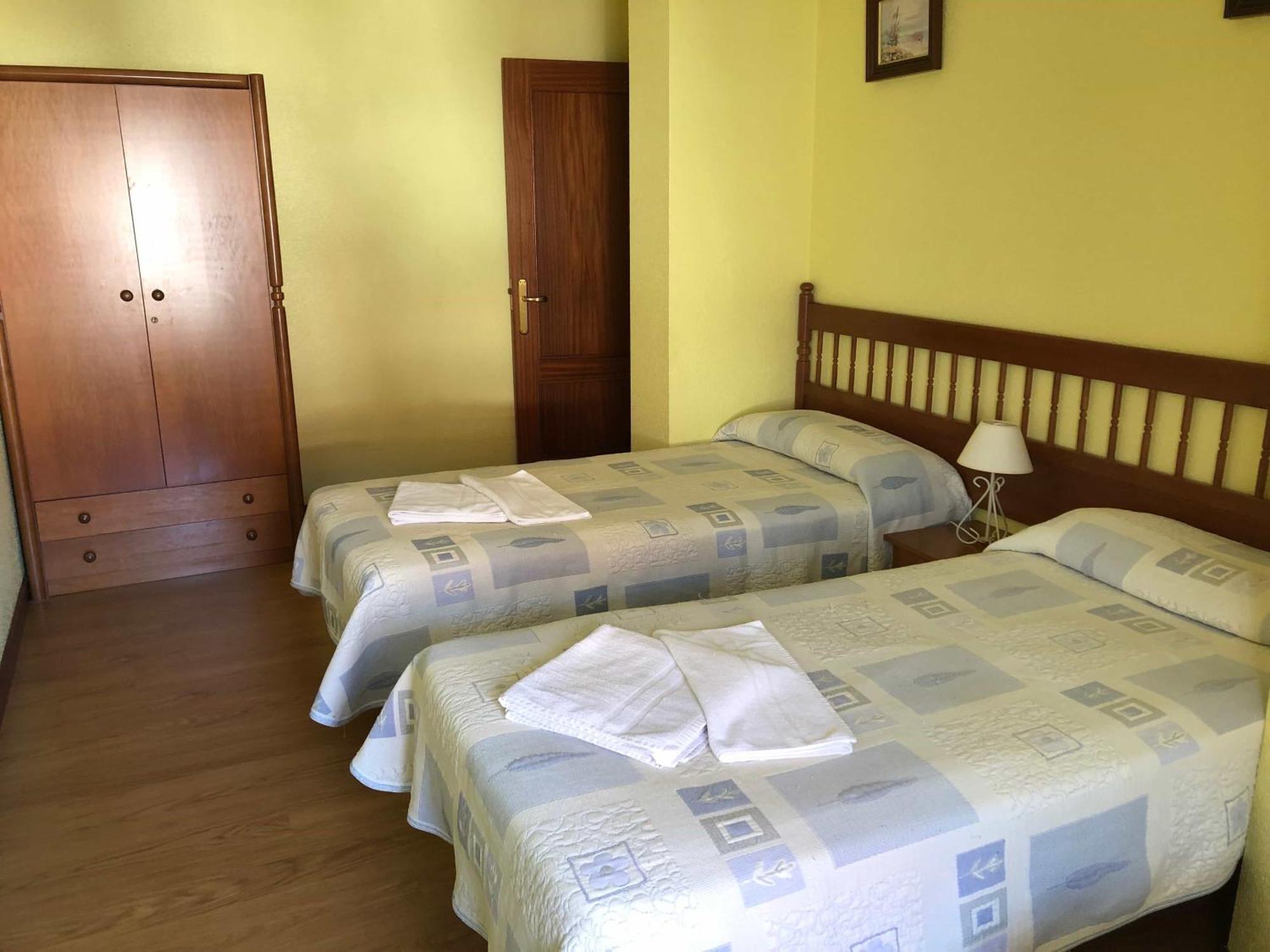 Apartamentos De La Hoz Исла Экстерьер фото